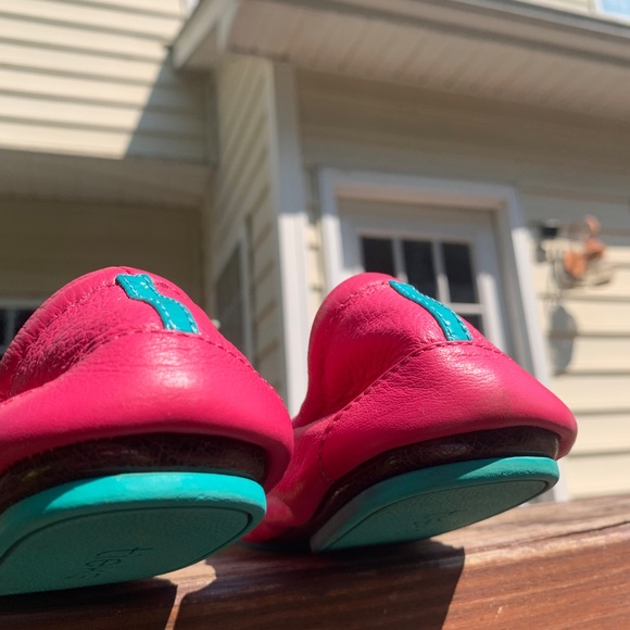 Fuchsia Hot Pink leather Tieks size 8 classic teal bottoms, - Picture 12 of 15